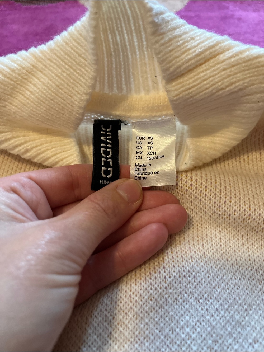 H&M Turtleneck Crop Abstract Horizon Sweater - Picture 8 of 12